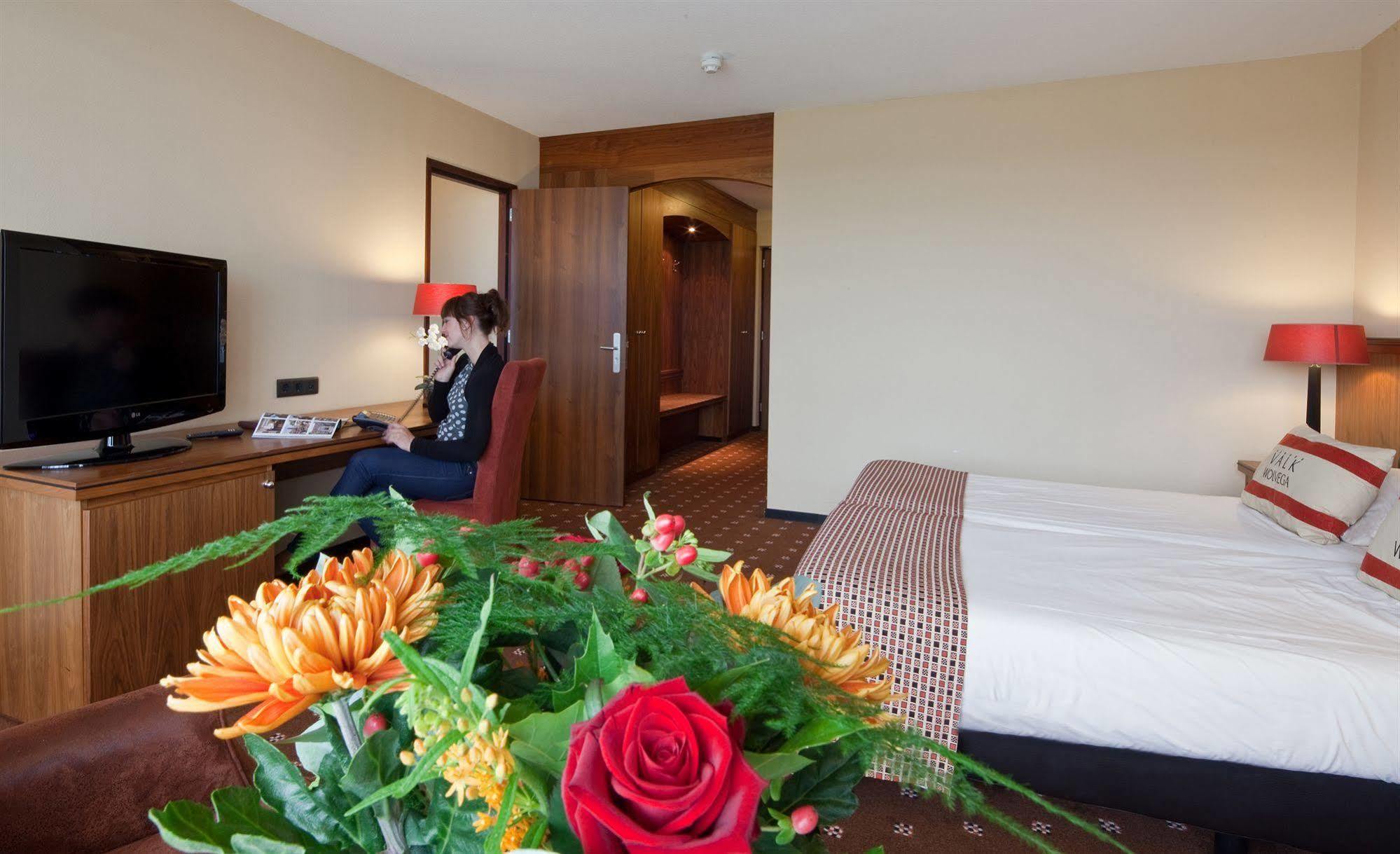 Hotel Van Der Valk Wolvega-Heerenveen Bagian luar foto