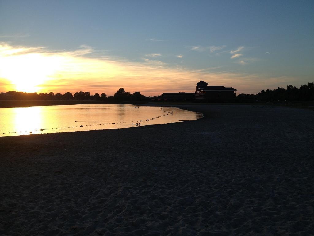 Hotel Van Der Valk Wolvega-Heerenveen Bagian luar foto